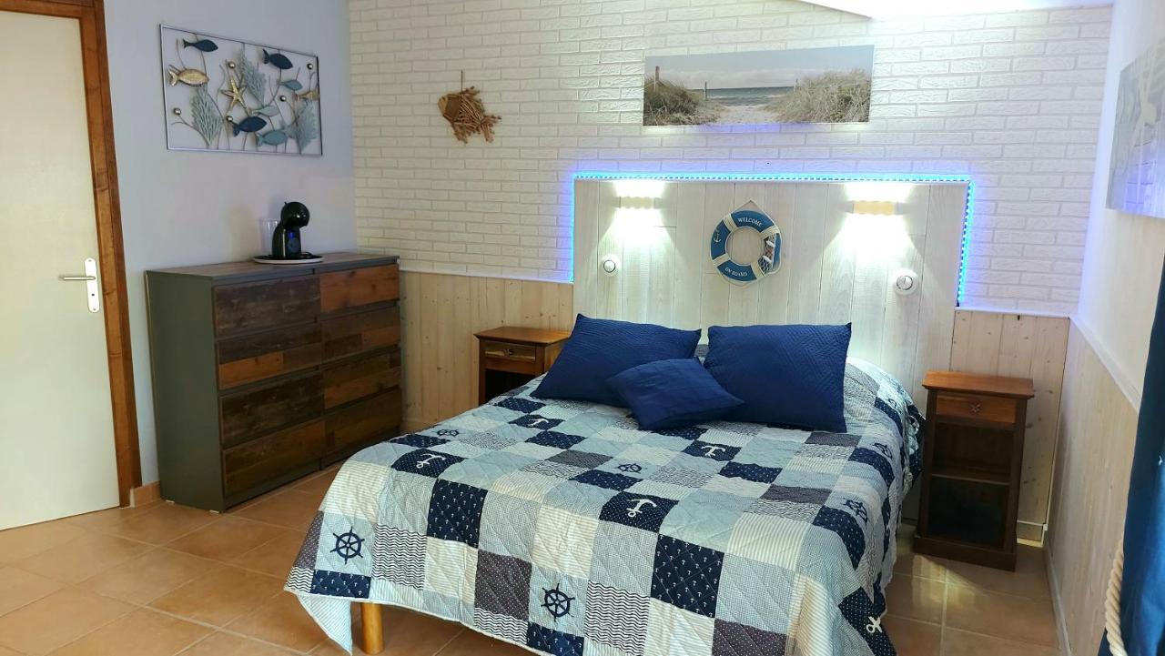 Bed and Breakfast Moulin De Mauzac Saint-Just-Luzac Exterior foto